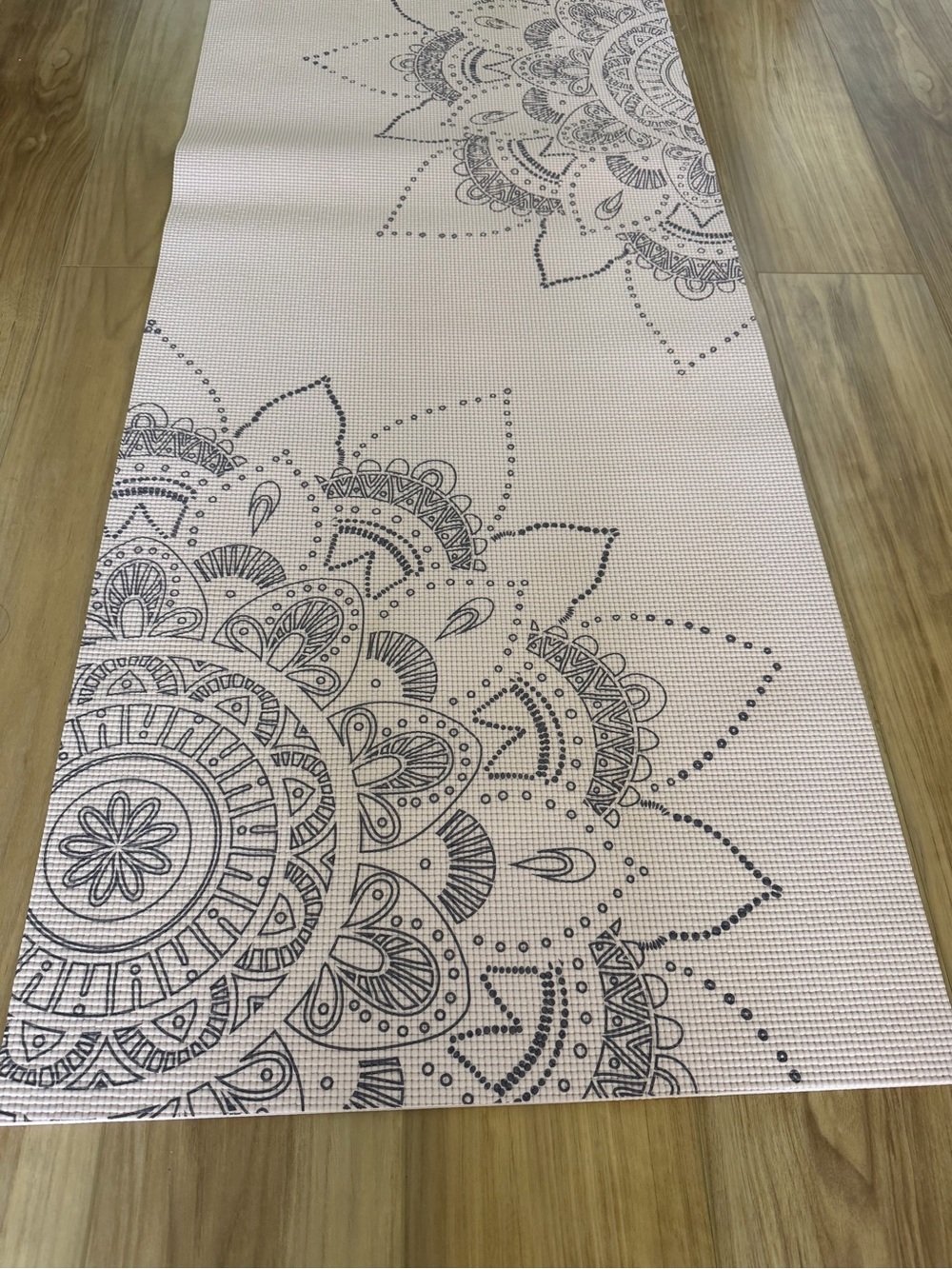 Mandala Yoga Mat in Light Pink - Unbranded - Picture 2 of 3